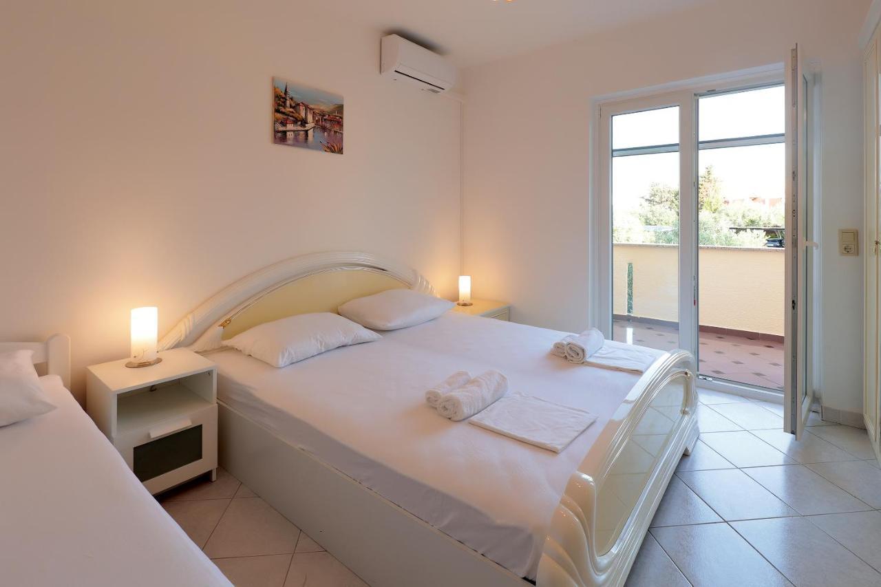 City Pool Apartments Novalja Extérieur photo