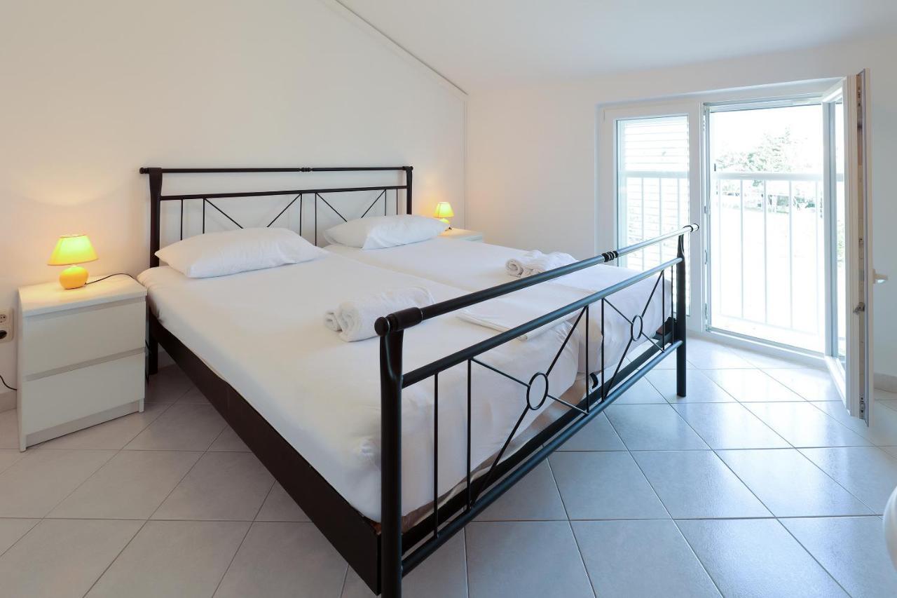 City Pool Apartments Novalja Extérieur photo