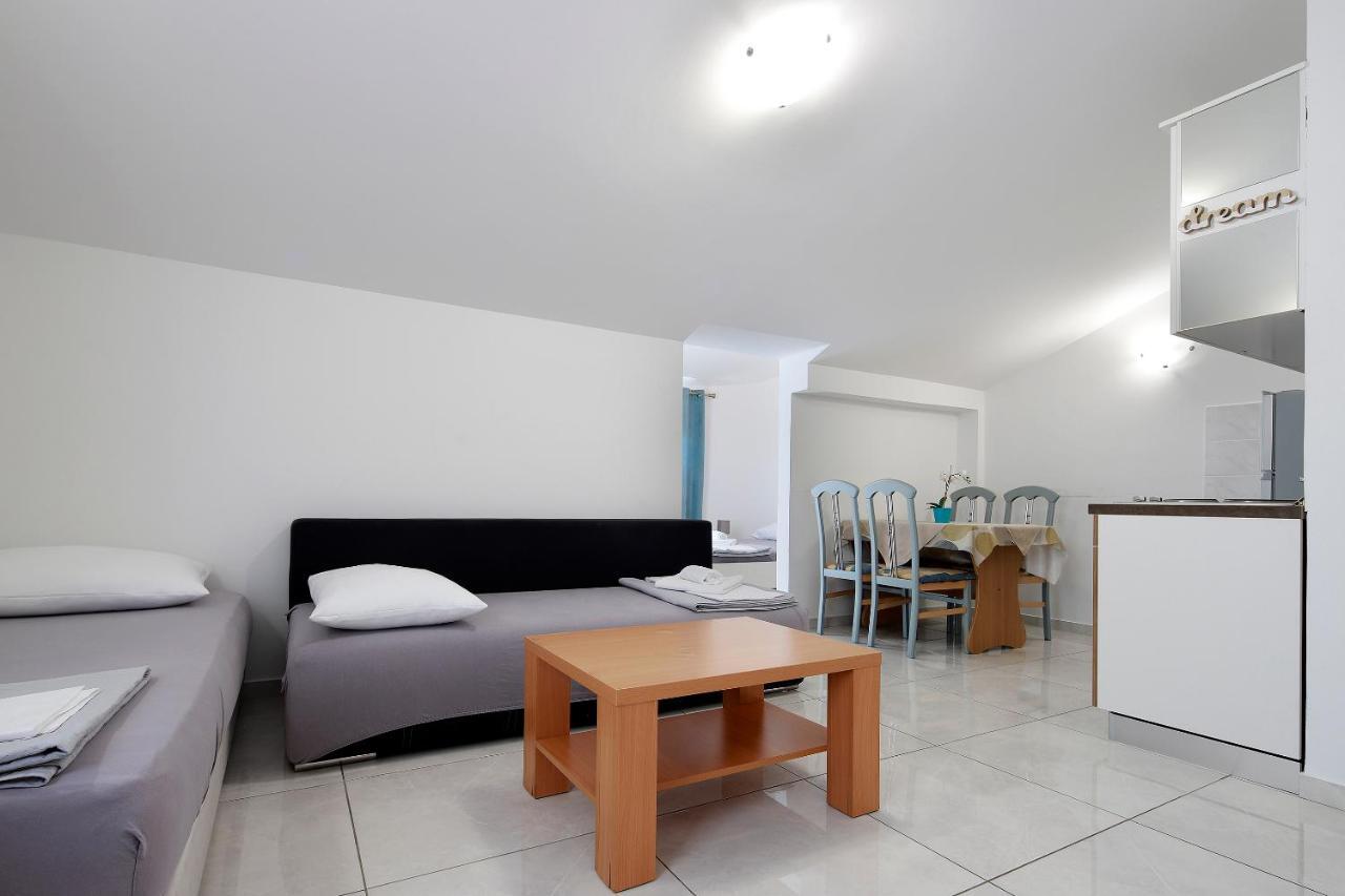 City Pool Apartments Novalja Extérieur photo