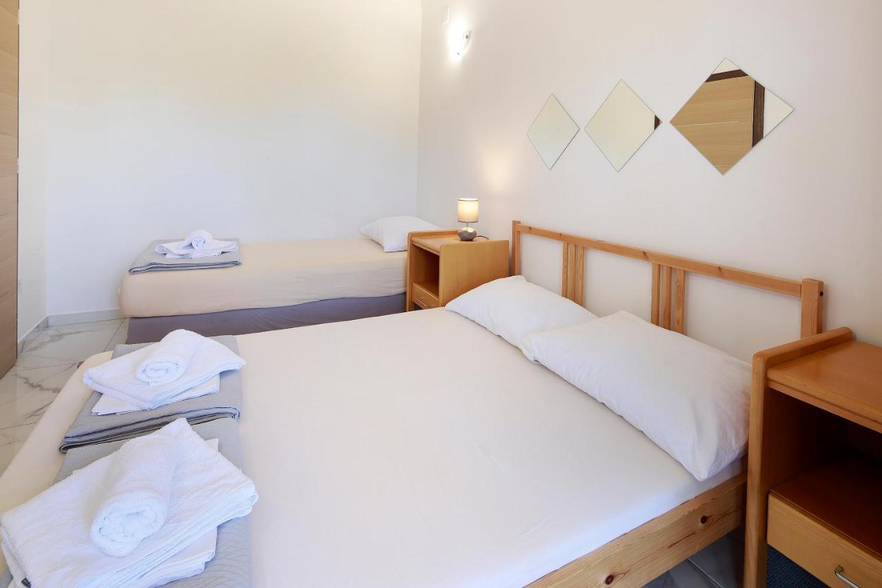 City Pool Apartments Novalja Extérieur photo