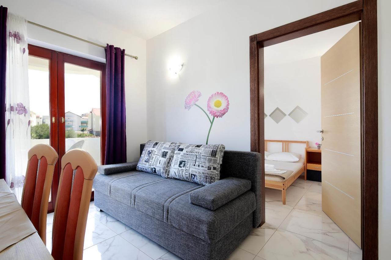 City Pool Apartments Novalja Extérieur photo